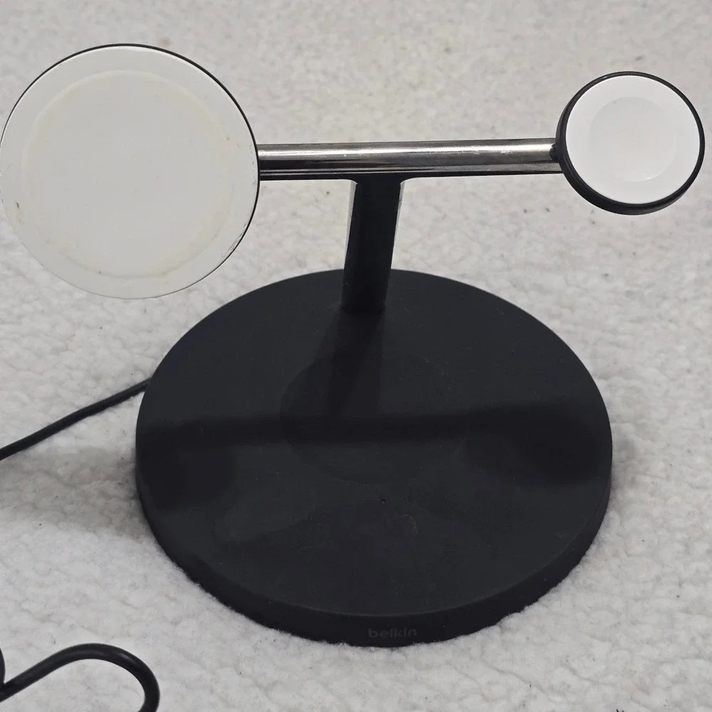 Belkin Boost Charge Pro 3-in-1 Wireless Charger‎ MagSafe WIZ009 Black Stand